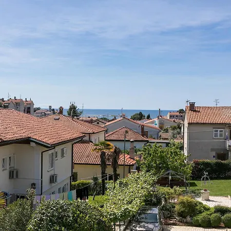 Lägenhet Center With Private Garden And Bbq