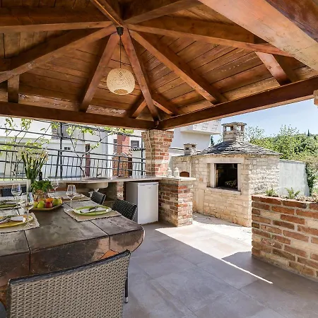Center With Private Garden And Bbq Apartmán *