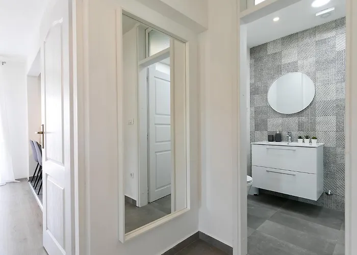 Center With Private Garden And Bbq Apartmán Poreč