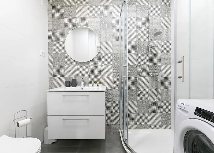 Center With Private Garden And Bbq Poreč