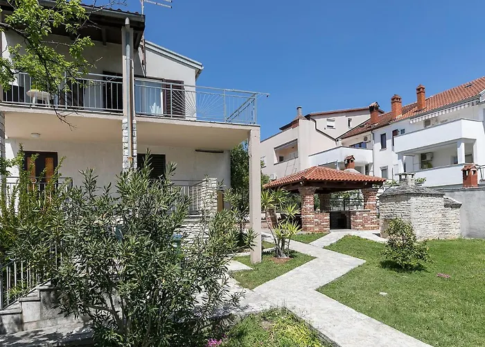 Center With Private Garden And Bbq Apartmán Poreč