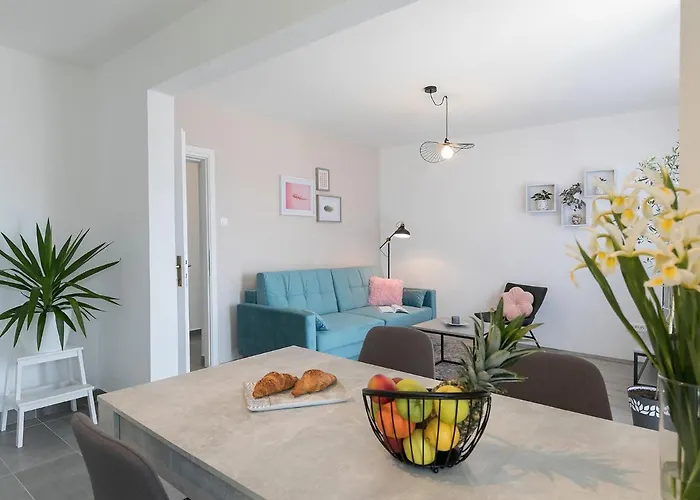 Apartmán Center With Private Garden And Bbq *