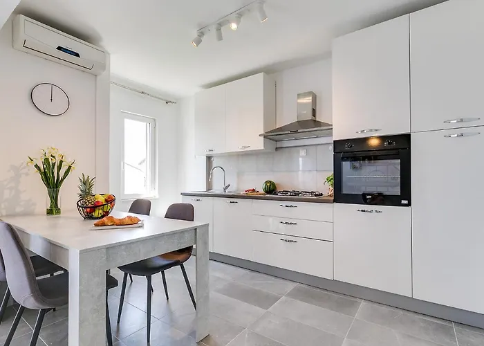 Center With Private Garden And Bbq Apartmán